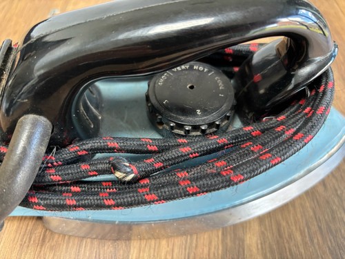 Vintage electric iron 1968 - iron,