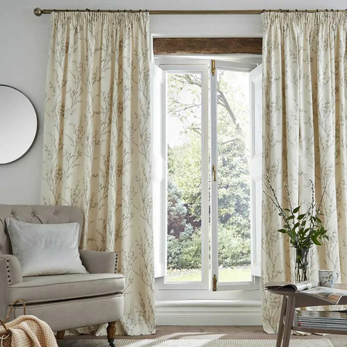 Laura ashley pussy - ashley, dove