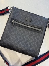 Men’s Gucci Messenger Pouch