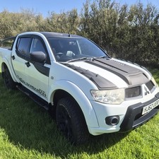 Mitsubishi L200 Black