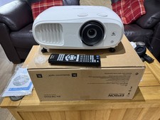 Espson EH-TW7000 4k Projector