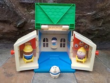 Vintage Little Tikes Cosy Cottage Open Up Carry Playhouse U.S.A. With Figures X3