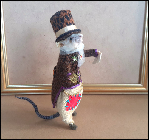 Taxidermy mouse artful dodger - taxidermy,