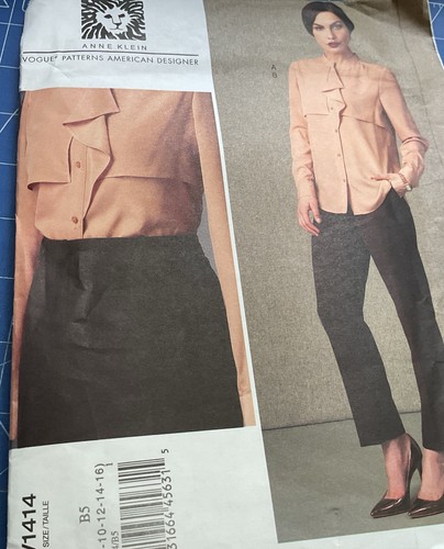 Vogue v1414 misses - top, and