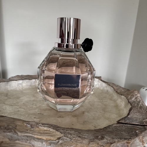 New viktor rolf flowerbomb - &,