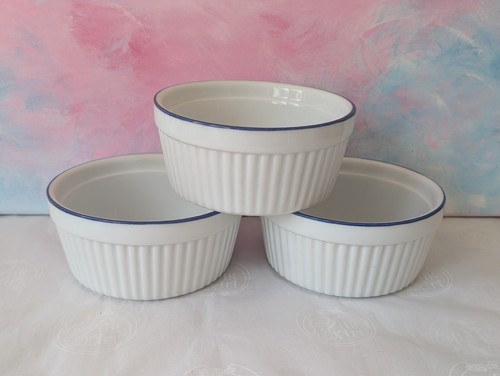 Deep round white pie dishes - round,
