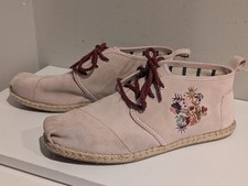 TOMS Bota Floral Embroidered Ankle Booties Womens Size 8.5 Pink Suede Lace Up