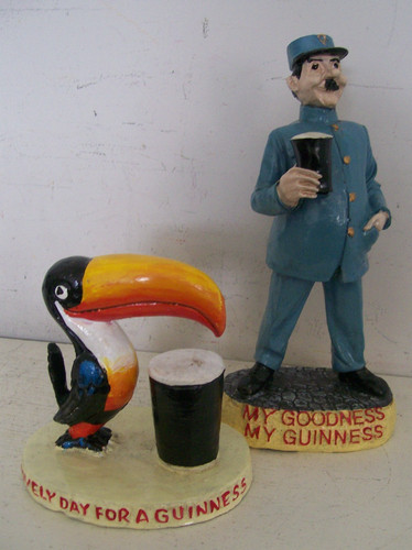 Pair vintage design guinness - vintage,