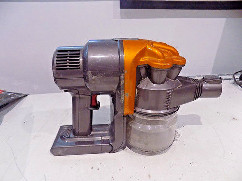 Dyson dc16 vacuum cleaner - dyson,