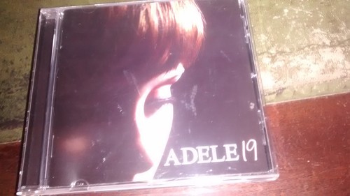 Adele no case - :,