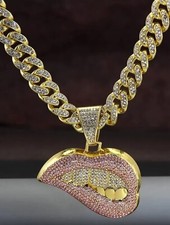Lip Bite | Cuban Link Chain |