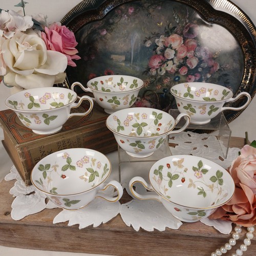 Wedgwood wild strawberry - wedgwood, "wild