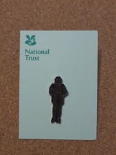 National Trust THE OLD MANOR HOUSE Suit of Armour Charity Pin Badge