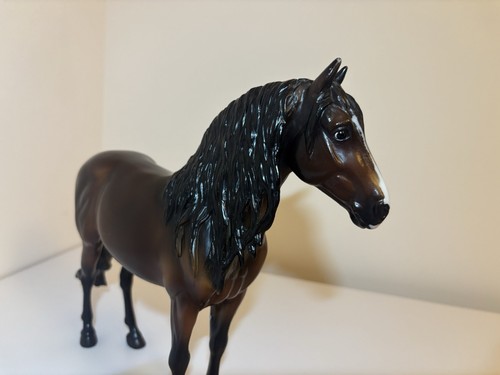Breyer traditional dominante - traditional,
