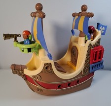 Vintage ELC Happyland Pirate Ship With 2 x Pirate Figures Very Good Condition 
