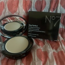 No7 Stay Perfect Compact