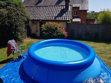 Intex 10ft Long by 30 Inches High Easy Set Round Swimming Pool with Pump Filter