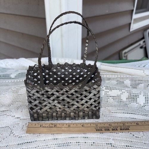 Vintage woven metal basket - basket, –