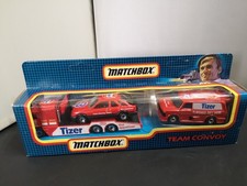 B416-MATCHBOX TEAM CONVOY TC-12 KENWORTH RACING TRANSPORTER WITH BOX-TIZER TEAM