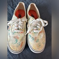 Women's 9.5 Vans The Little