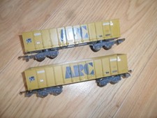 Pair of Lima ARC Wheeled Wagons for Hornby OO Gauge Model Railway Train Sets