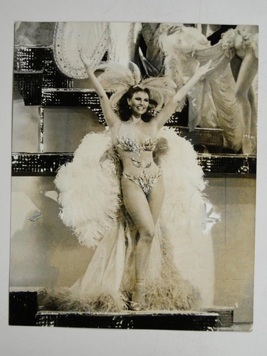 Raquel welch showgirl - welch,
