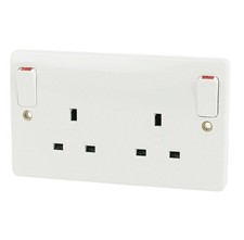 MK LOGIC K2746 WHI Socket, 2