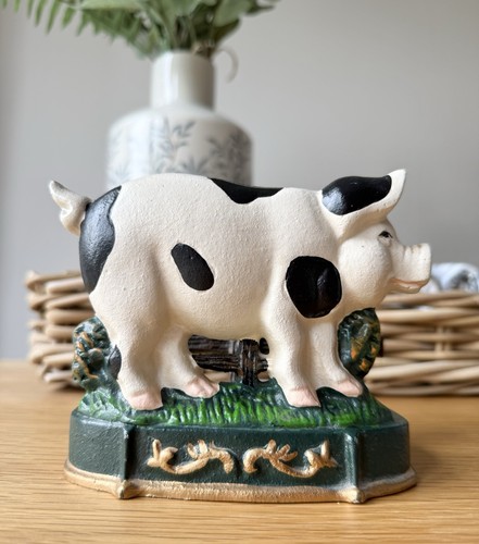 Cast iron spotty - pig, front