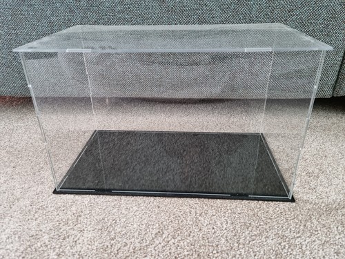 Large acrylic display case - large,