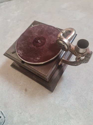 Hmv gramophone - hmv,