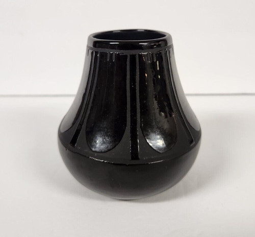 Ben saxon vase black - saxon, on