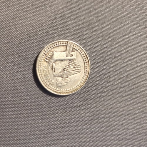2004 one pound - £1,