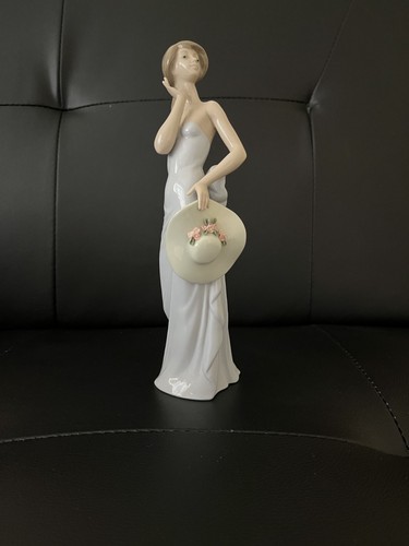 Lladro porcelain dama - lladro,