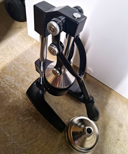Commercial large juice - large, press
