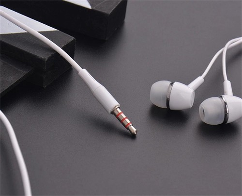 High fidelity wired headphones - fidelity,