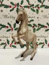 bundle of 12 toy / model