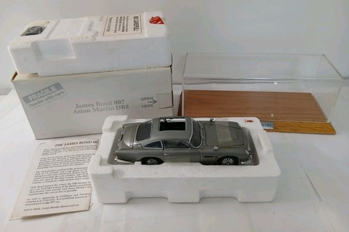 Danbury mint james bond aston - james,