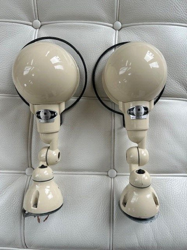 Pair used jielde - a, of
