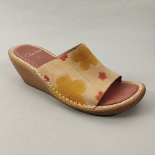 Clarks Sandals Womens 5.5 Mules Beige Leather Floral Wedge Slip On Comfort