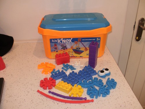 Kid nex piece - k’nex, in