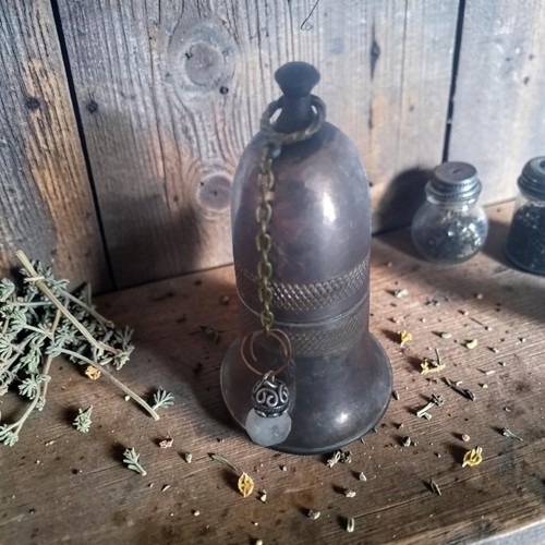 Antique hag trap dybbuk - hag, trap,