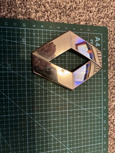 Renault tailgate logo badge - tailgate,