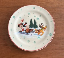 Disney Mickey And Friends Vintage Christmas Plate 18cms Diameter
