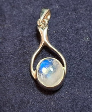 Elegant sterling silver rainbow moonstone flashy blue pendant