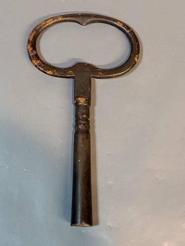 Antique clock key - clock, to
