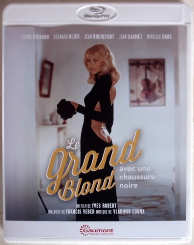 Grand blond avec - le,