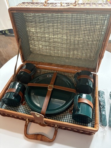 Vintage wicker picnic basket - picnic,
