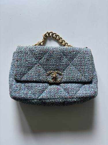 Chanel leather handbag - 19,