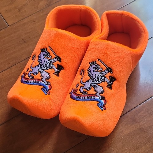 Wooden shoe slippers orange - wooden,