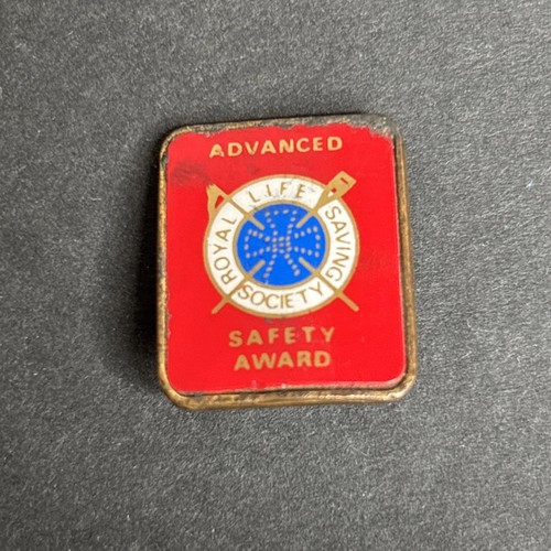Vintage enamel pin badge - vintage,